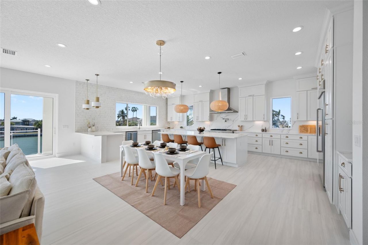 11460 7th Street E, Treasure Island, FL 33706 Photo