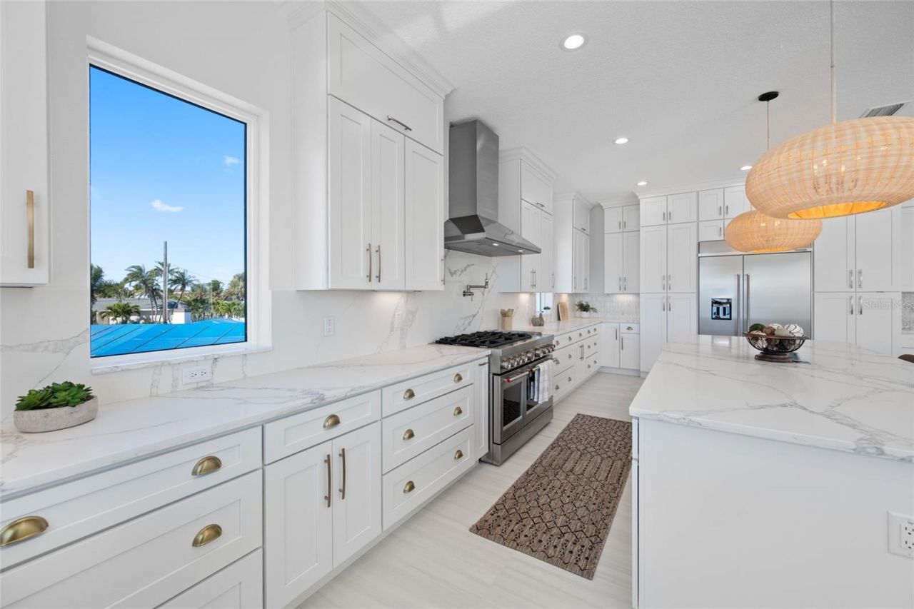 11460 7th Street E, Treasure Island, FL 33706 Photo