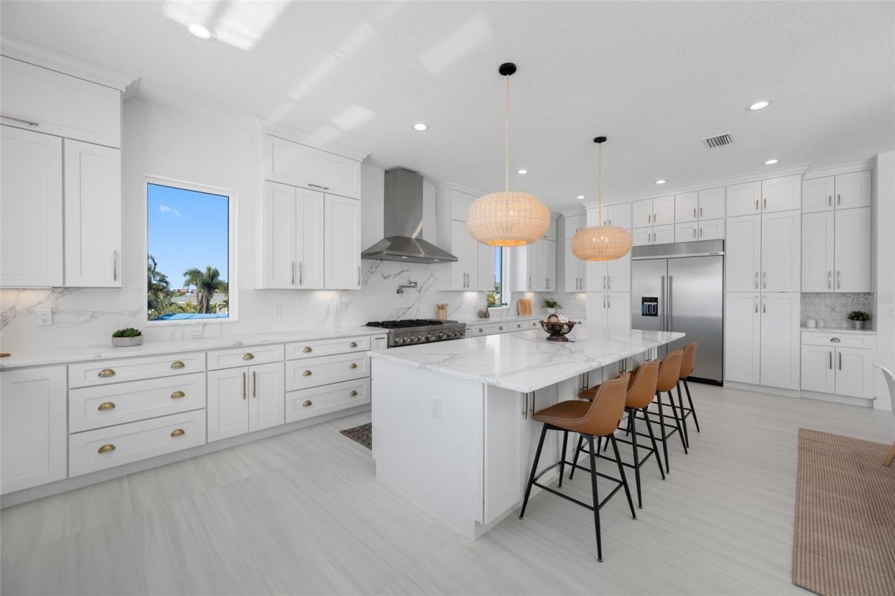 11460 7th Street E, Treasure Island, FL 33706 Photo