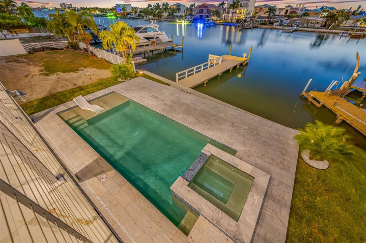 11460 7th Street E, Treasure Island, FL 33706 Photo