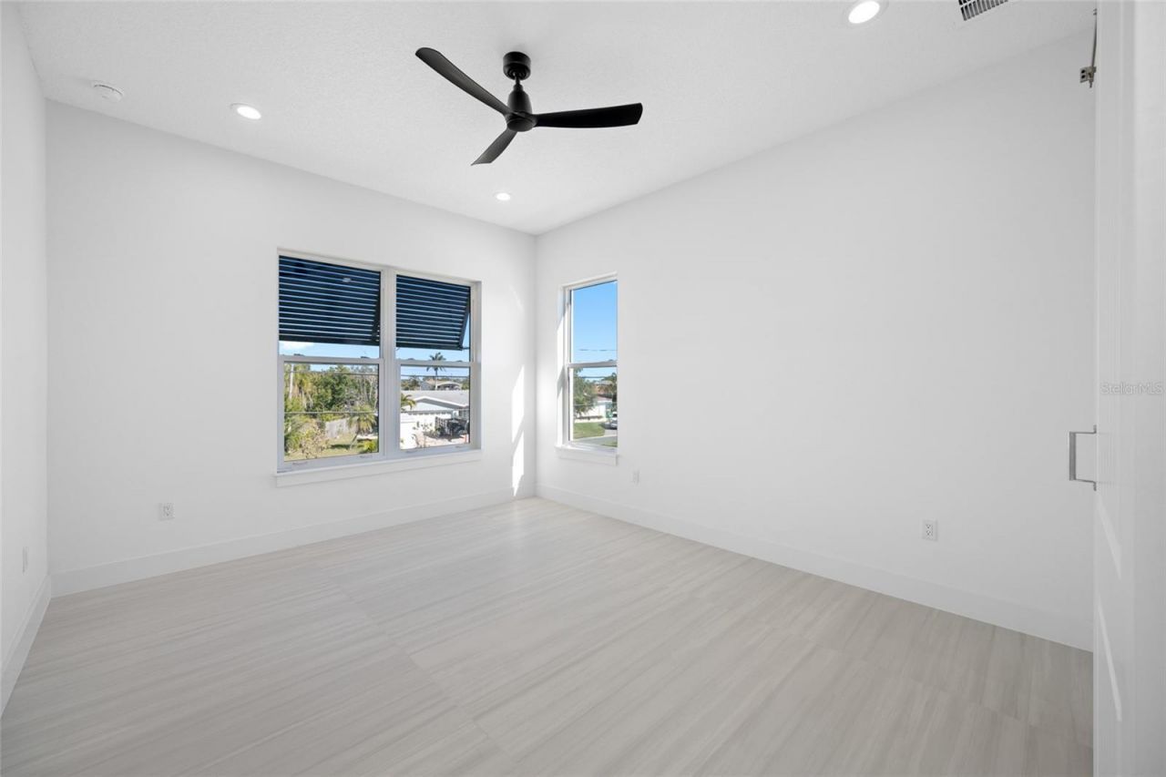 11460 7th Street E, Treasure Island, FL 33706 Photo