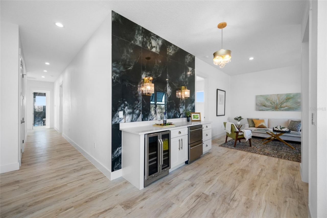 11460 7th Street E, Treasure Island, FL 33706 Photo