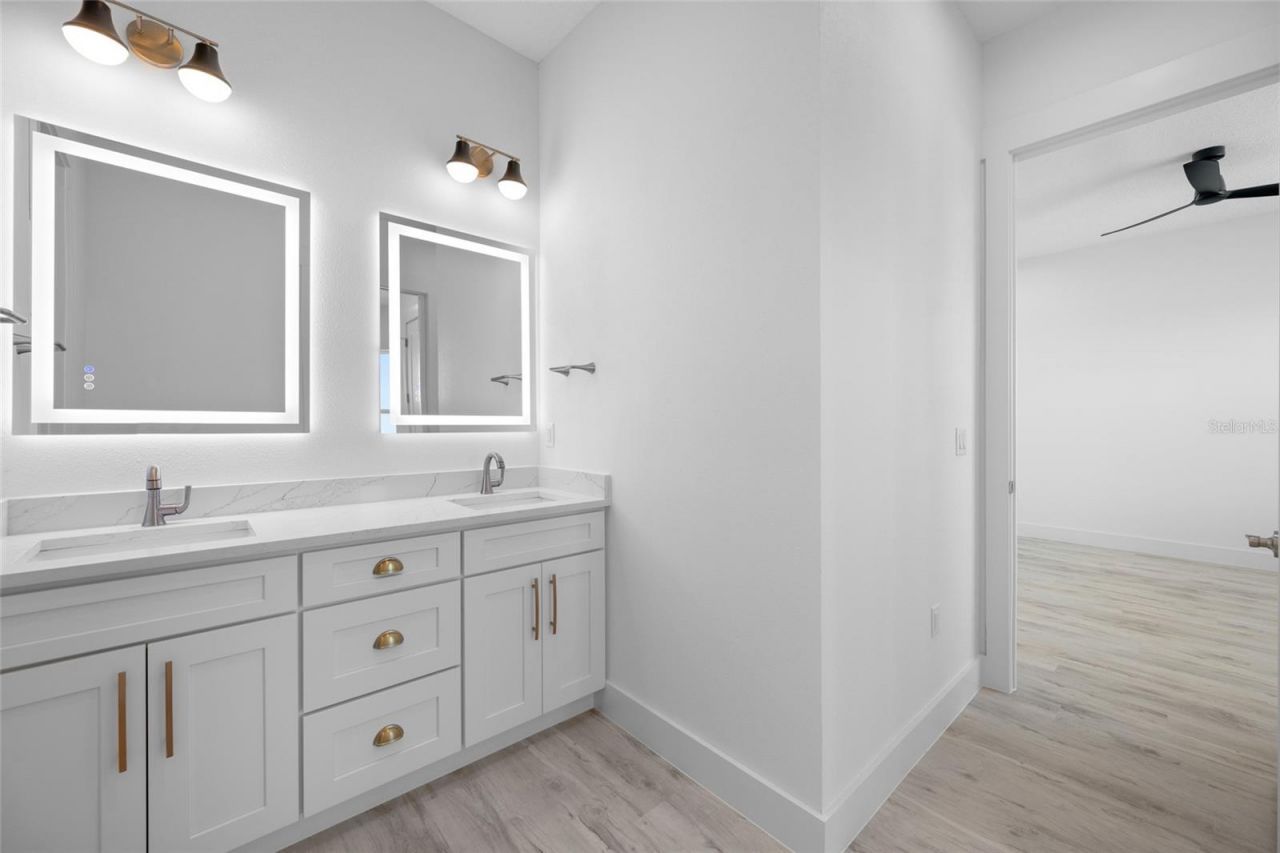 11460 7th Street E, Treasure Island, FL 33706 Photo