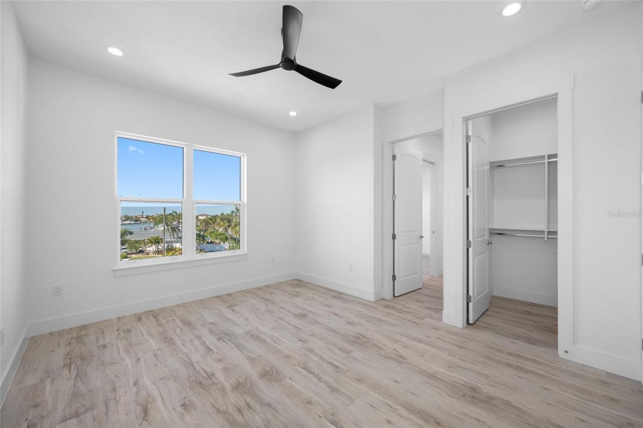 11460 7th Street E, Treasure Island, FL 33706 Photo
