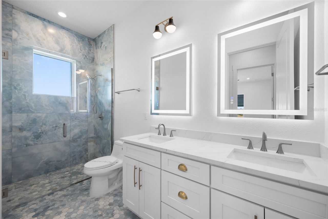 11460 7th Street E, Treasure Island, FL 33706 Photo