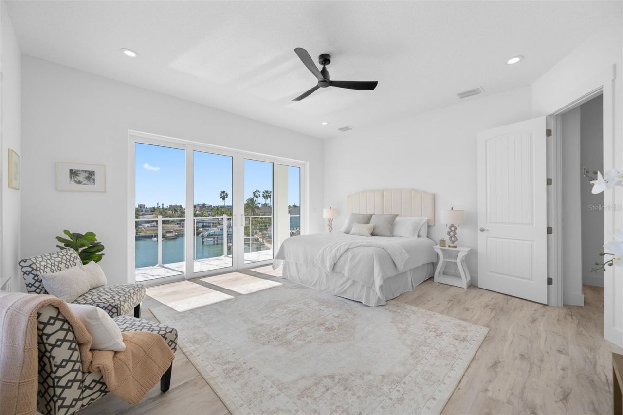 11460 7th Street E, Treasure Island, FL 33706 Photo