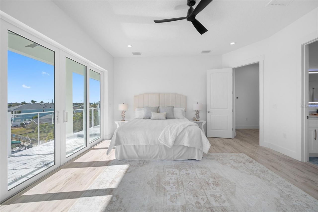 11460 7th Street E, Treasure Island, FL 33706 Photo