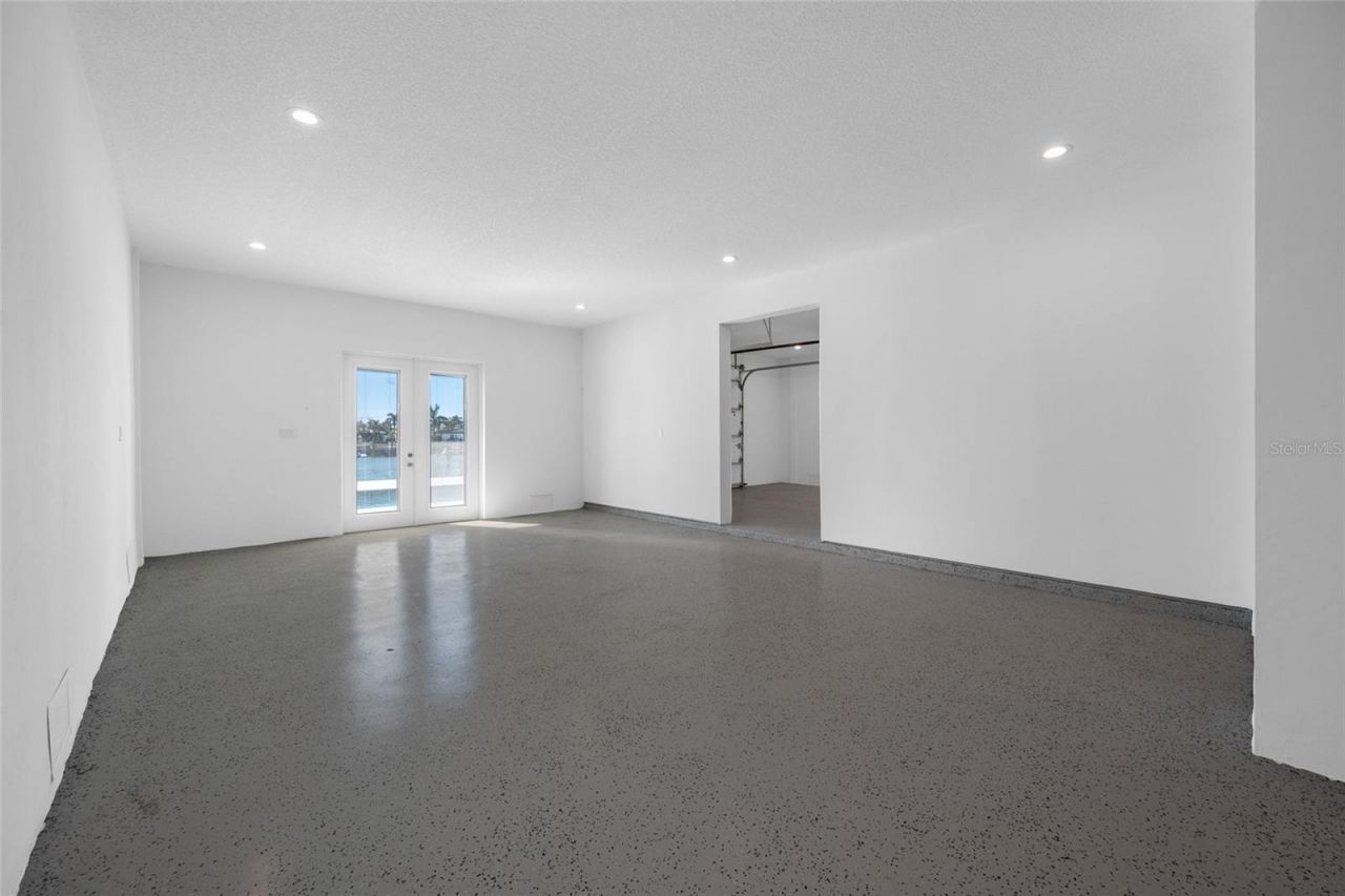 11460 7th Street E, Treasure Island, FL 33706 Photo