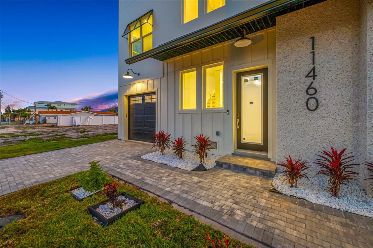 11460 7th Street E, Treasure Island, FL 33706 Photo