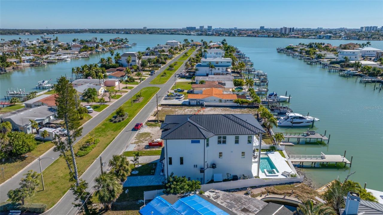 11460 7th Street E, Treasure Island, FL 33706 Photo