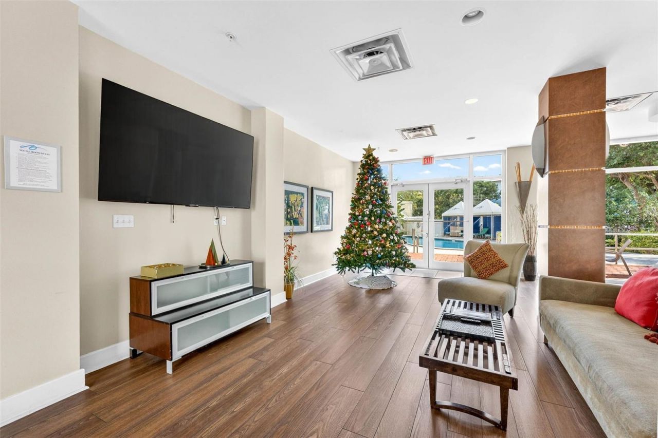 470 3rd Street S, Unit 318, Saint Petersburg, FL 33701 Photo