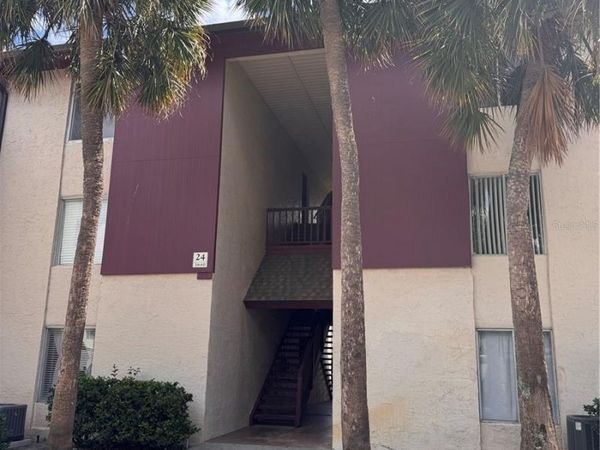 3840 N LAKE DRIVE , Unit 127, TAMPA, FL 33614