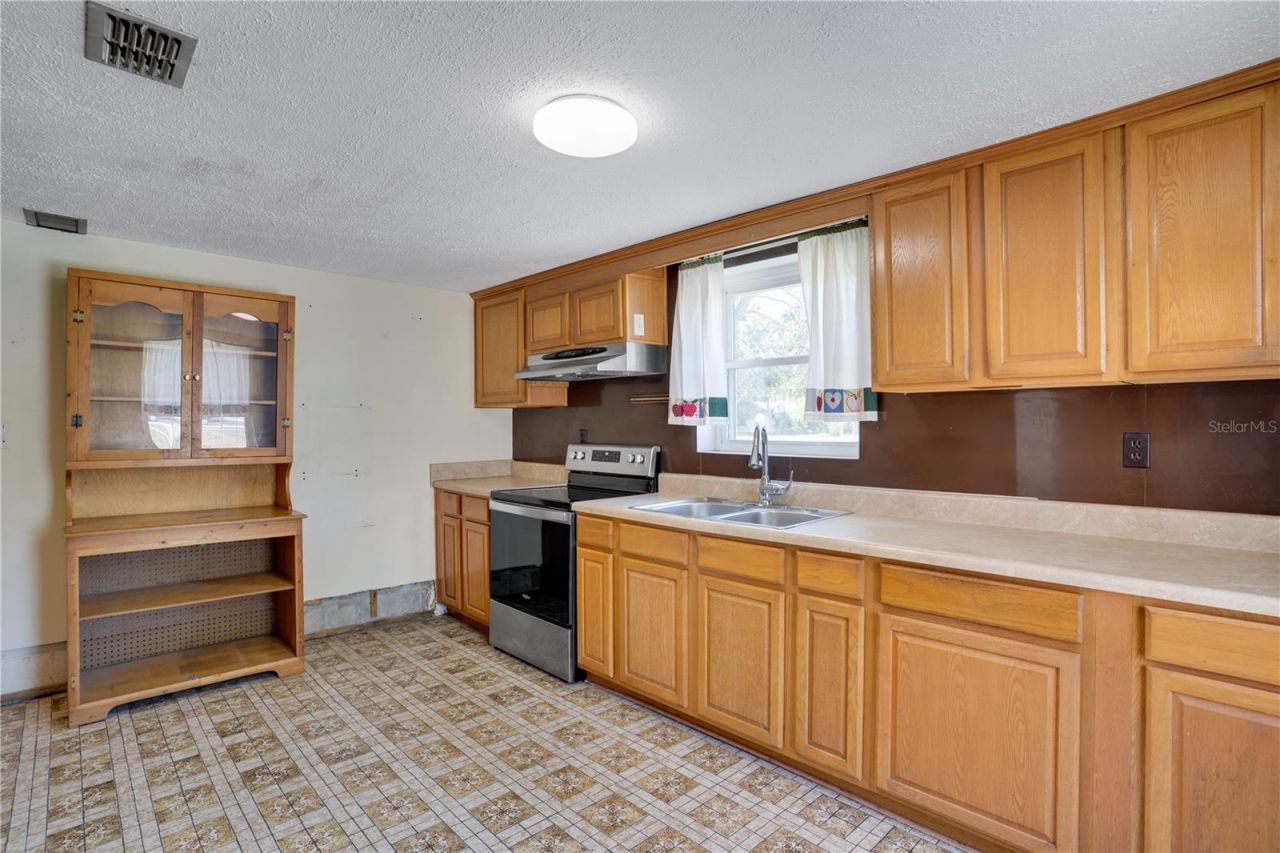 701 61st Avenue Ne, Saint Petersburg, FL 33703 Photo