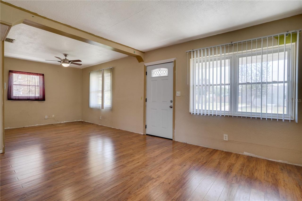 701 61st Avenue Ne, Saint Petersburg, FL 33703 Photo