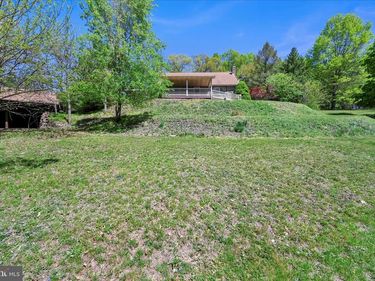 85 GERNANTS CHURCH ROAD, LEESPORT, PA 19533