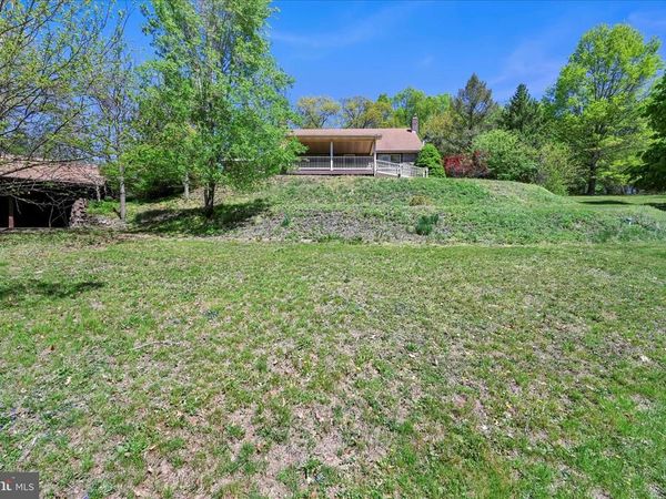 85 GERNANTS CHURCH ROAD , LEESPORT, PA 19533