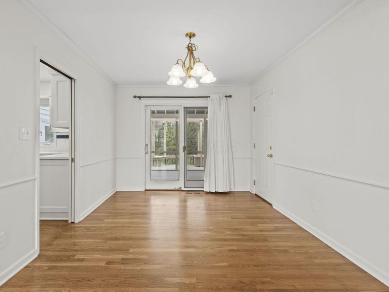 242 W New England Avenue, Columbus, OH 43085 Photo 11