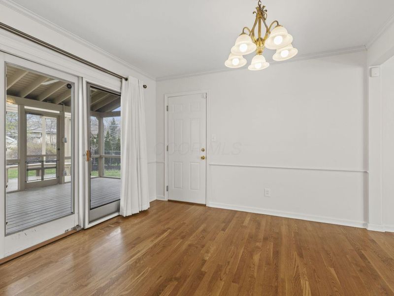 242 W New England Avenue, Columbus, OH 43085 Photo 12