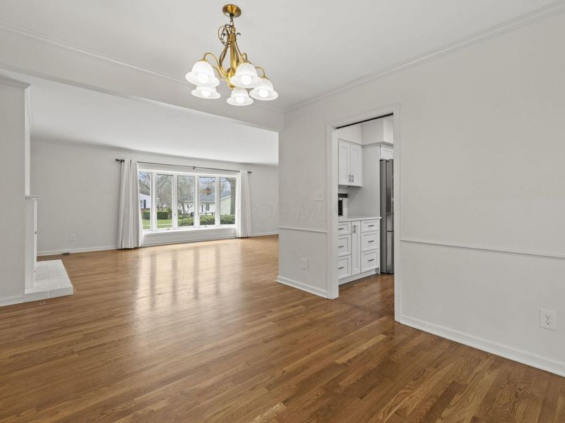 242 W New England Avenue, Columbus, OH 43085 Photo 13