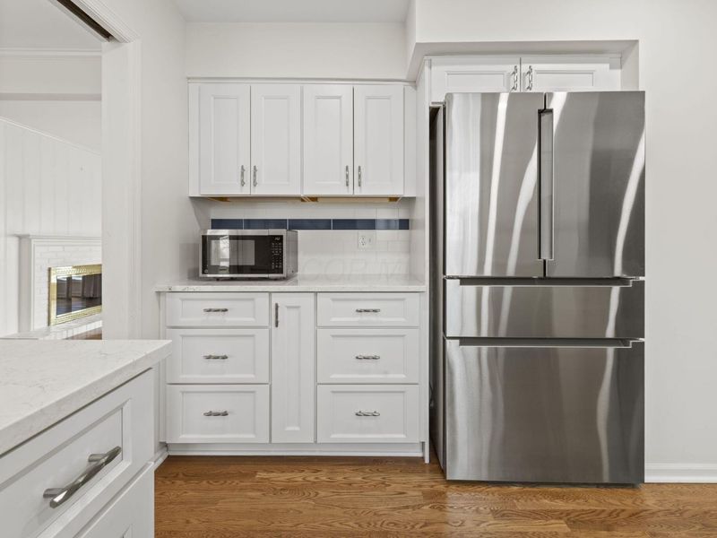 242 W New England Avenue, Columbus, OH 43085 Photo 17