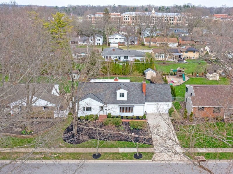 242 W New England Avenue, Columbus, OH 43085 Photo 3