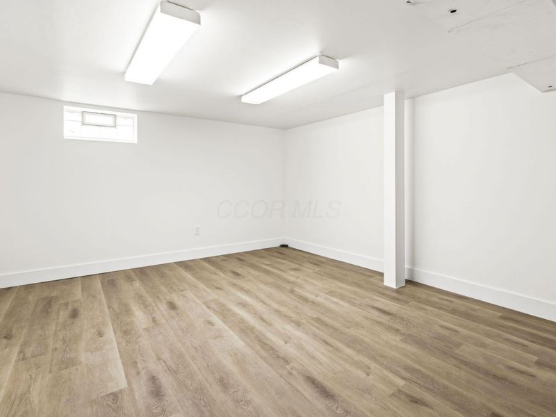 242 W New England Avenue, Columbus, OH 43085 Photo 46