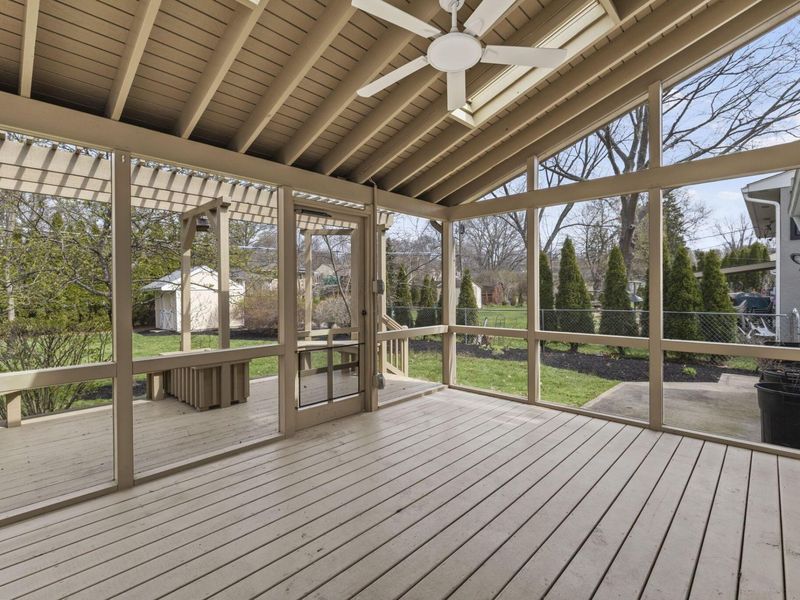 242 W New England Avenue, Columbus, OH 43085 Photo 53