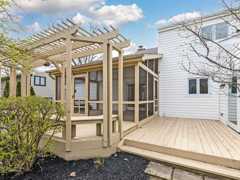 242 W New England Avenue, Columbus, OH 43085 Photo 56