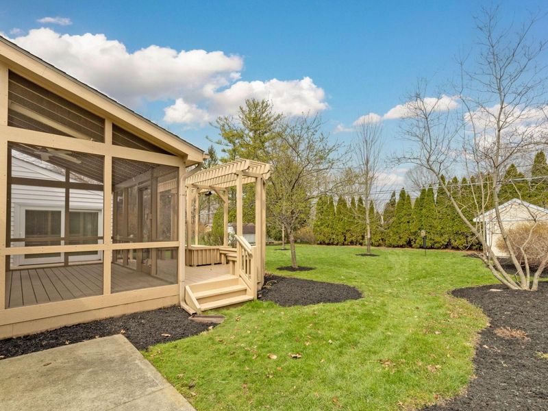 242 W New England Avenue, Columbus, OH 43085 Photo 58