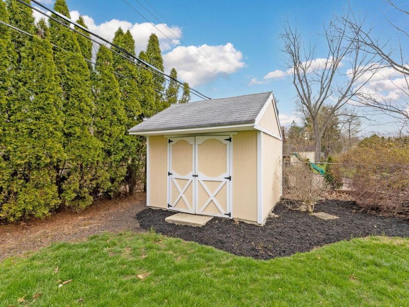 242 W New England Avenue, Columbus, OH 43085 Photo 61