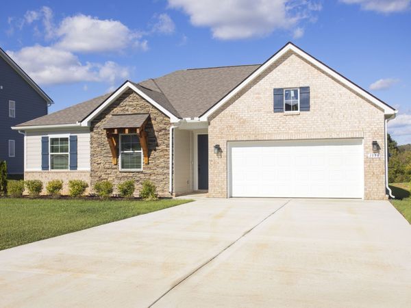 1558 Oak Springs Drive , Columbia, TN 38401