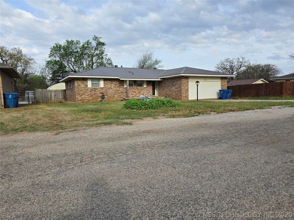 1705 3rd Street , Pawnee, OK 74058