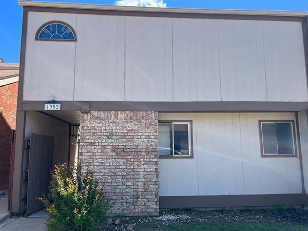 1902 Three Stars Road, Edmond, OK 73034