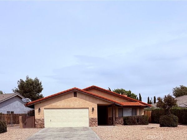 13177 Schooner, Victorville, CA 92395