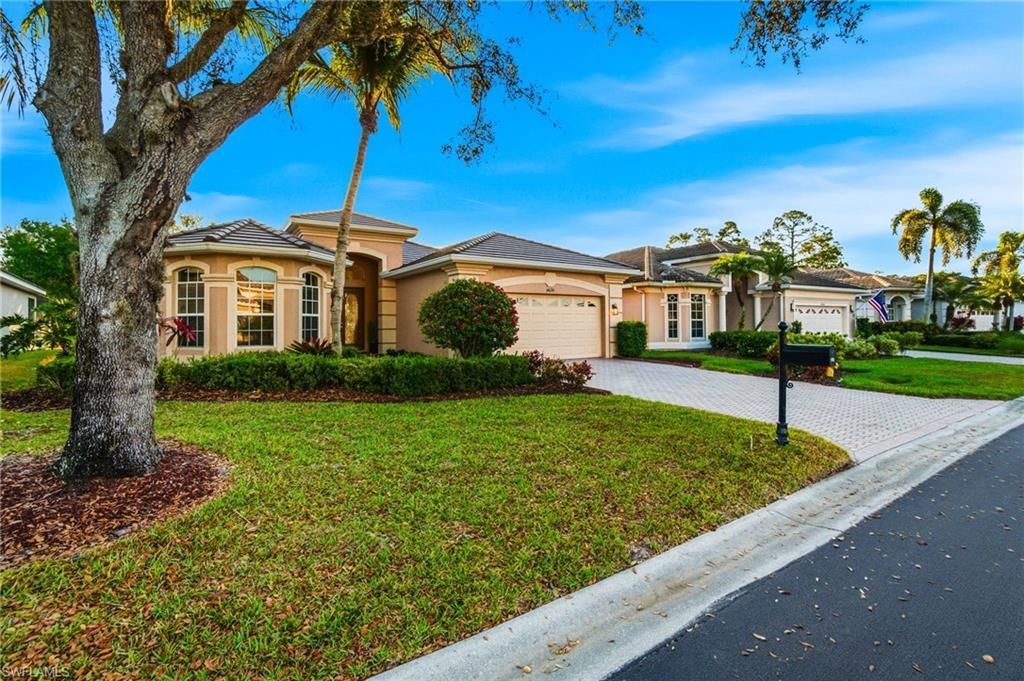 4828 Cerromar Dr, Naples, FL 34112 Photo
