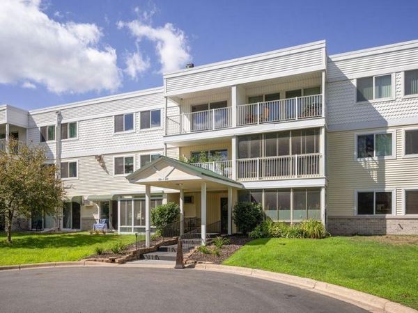 132 Demont Avenue E, Unit 128, Little Canada, MN 55117