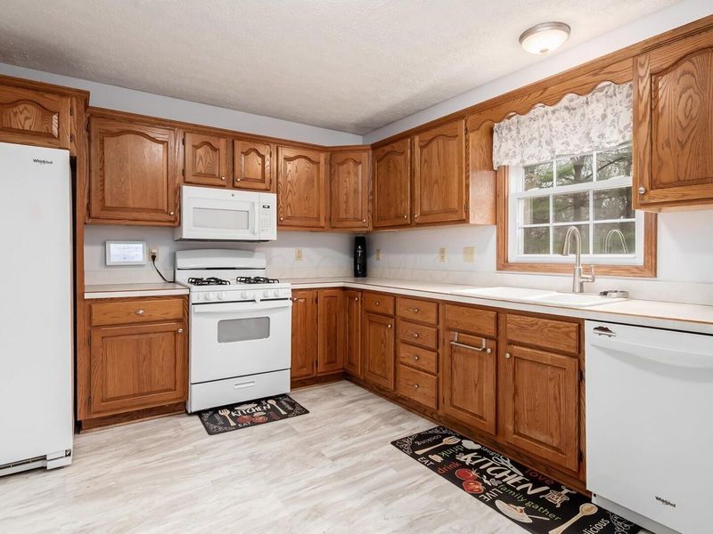 61266 Kent Lane , Cambridge, OH 43725 Photo 8