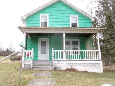 32 Clark St, Wellsville, NY 14895