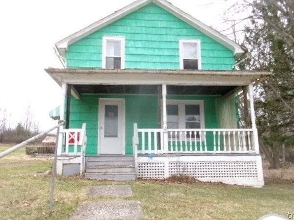 32 Clark St, Wellsville, NY 14895