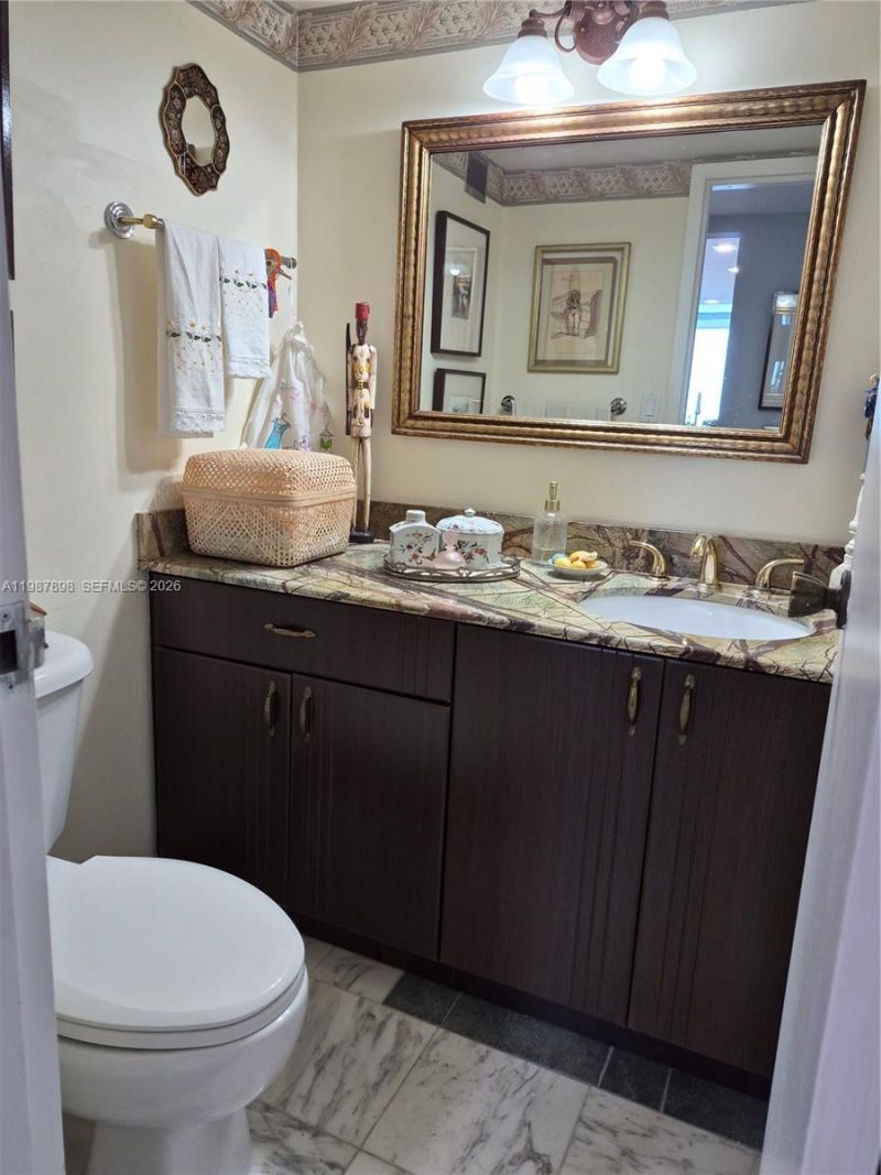 2655 Collins Ave, Unit 1910, Miami Beach, FL 33140 Photo