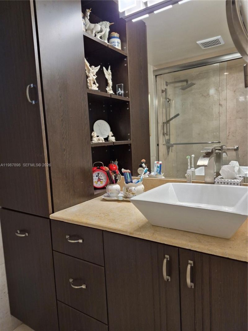 2655 Collins Ave, Unit 1910, Miami Beach, FL 33140 Photo