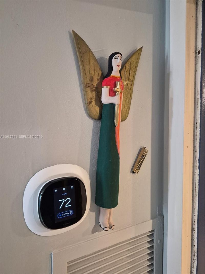 2655 Collins Ave, Unit 1910, Miami Beach, FL 33140 Photo