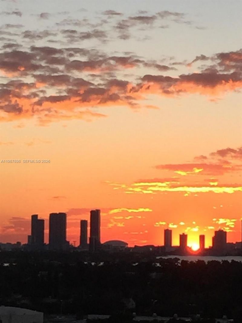 2655 Collins Ave, Unit 1910, Miami Beach, FL 33140 Photo