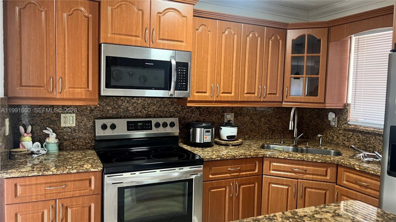 4443 NW 179th Ter, Miami Gardens, FL 33055 Photo