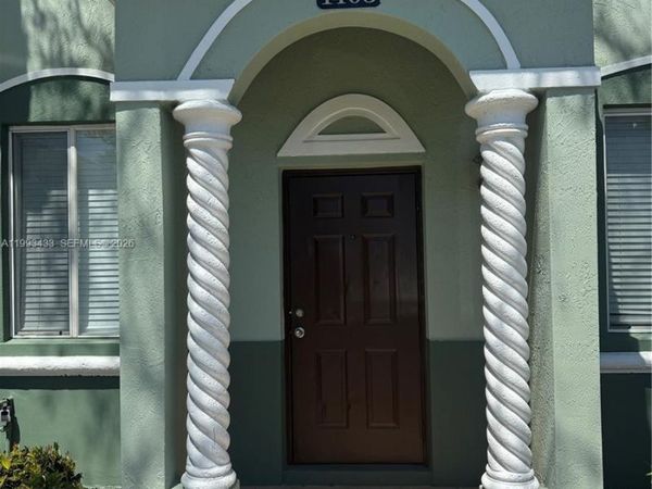 1403 SE 27 CT, Homestead, FL 33035