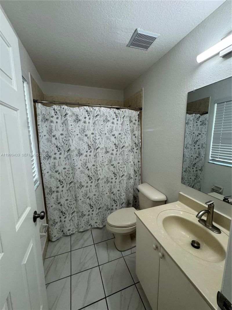 1403 SE 27 Ct, Homestead, FL 33035 Photo