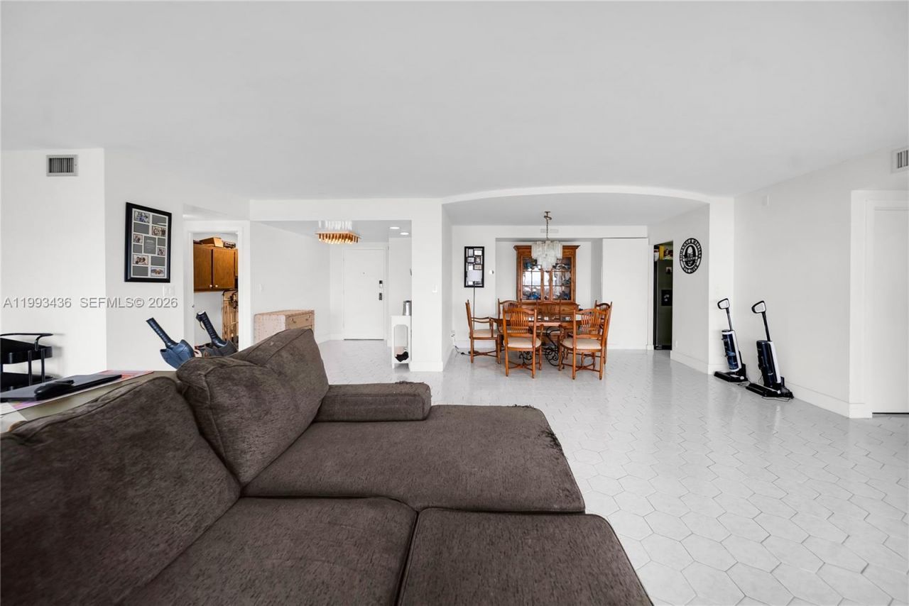 3800 Hillcrest Dr, Unit 1007, Hollywood, FL 33021 Photo