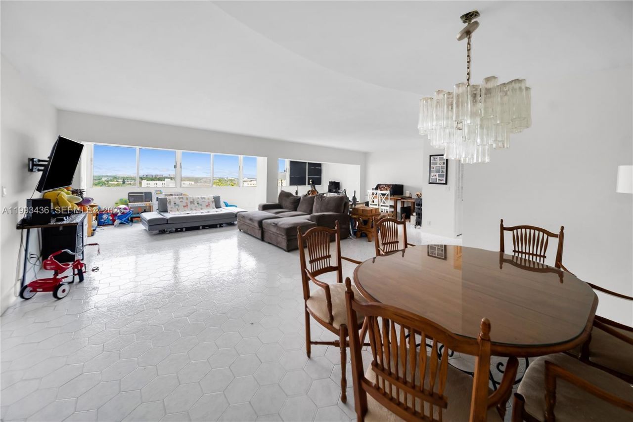 3800 Hillcrest Dr, Unit 1007, Hollywood, FL 33021 Photo