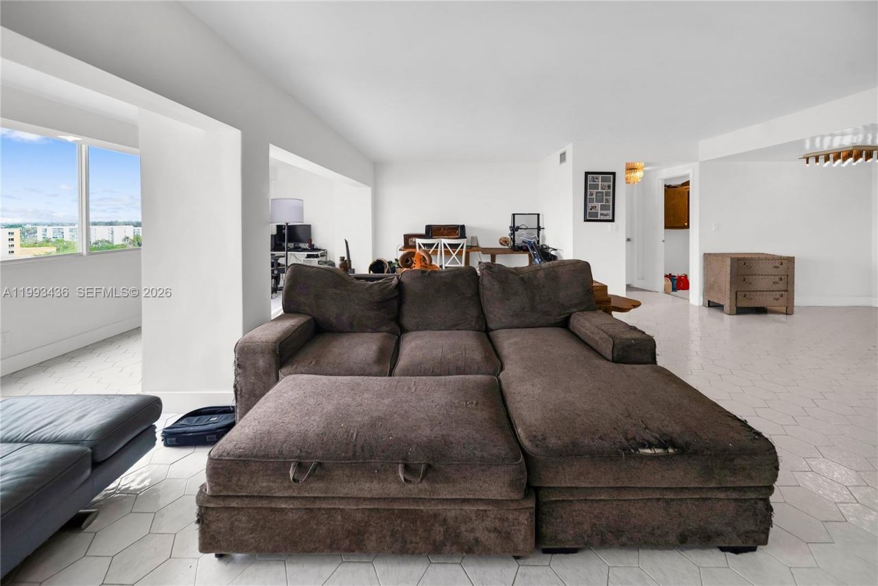 3800 Hillcrest Dr, Unit 1007, Hollywood, FL 33021 Photo