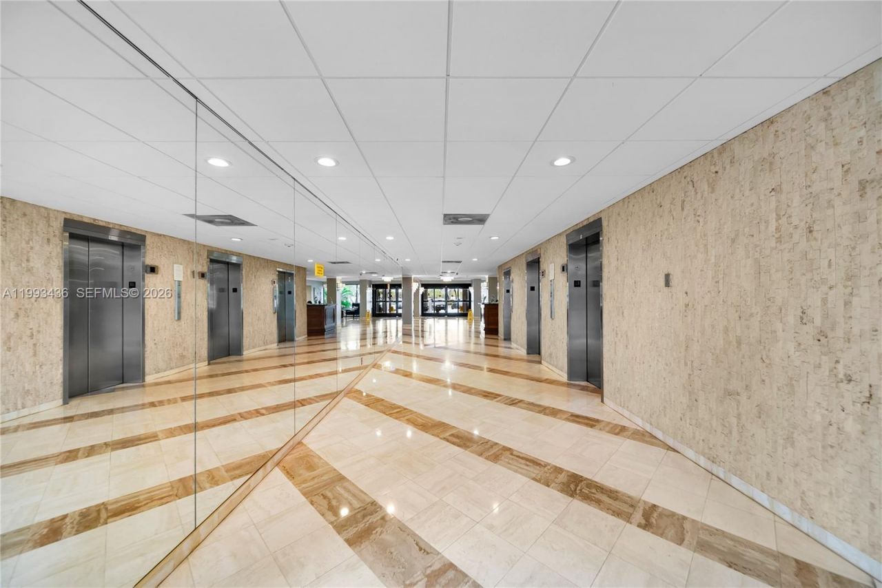 3800 Hillcrest Dr, Unit 1007, Hollywood, FL 33021 Photo